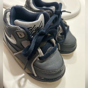 Nike flight toddler shoes size 7